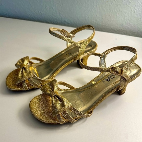 Soda Other - Soda Girls Size 2 Fancy Heels